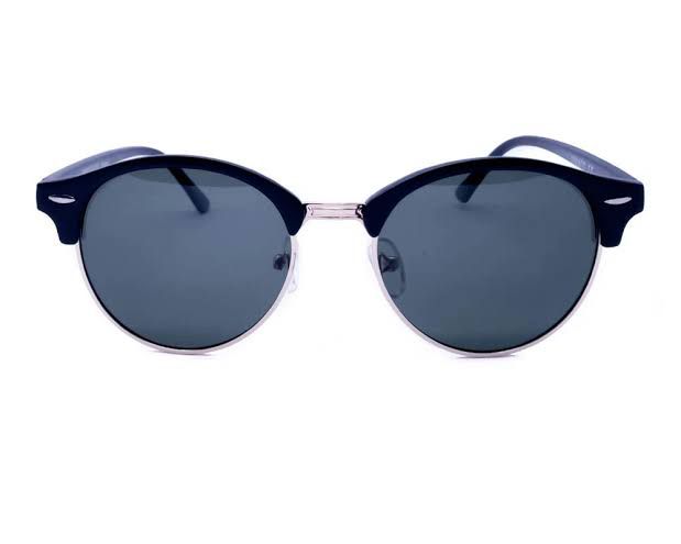 Lunettes solaires chez opticien à Marrakech